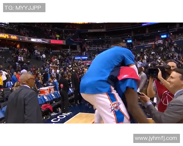 杰拉米格兰特如何在NBA赛场上展现出色的个人能力与团队价值