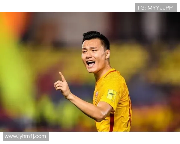 马丁内斯的传奇旅程:从青涩球员到世界足坛的璀璨明星