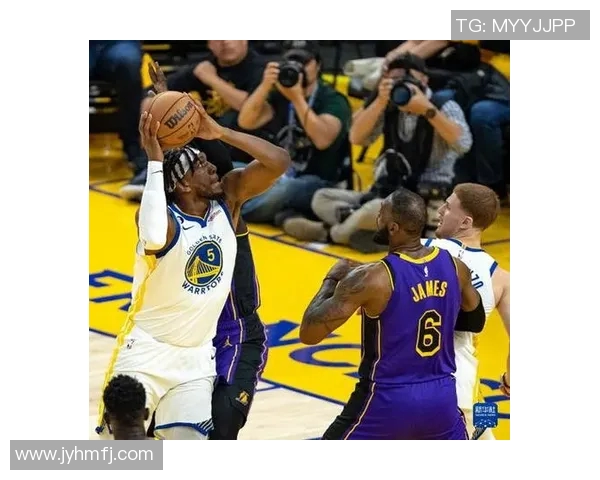 2021年NBA季后赛勇士与湖人激战回顾：经典对决与球星表现分析