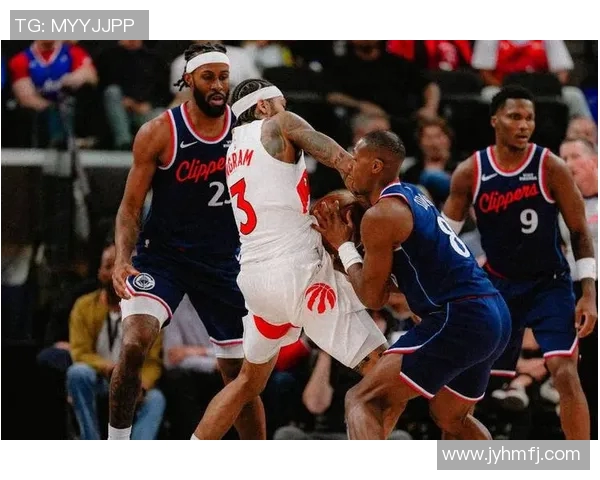 2013年NBA季后赛开拓者与快船激战回顾精彩瞬间与关键时刻分析 2013年NBA季后赛开拓者与快船激战回顾精彩瞬间与关键时刻分析