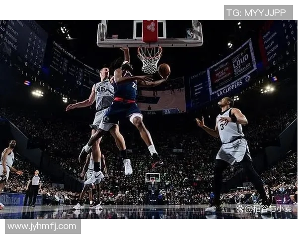 新奥尔良鹈鹕队与雷霆的激烈对决揭示了NBA季后赛的悬念与精彩瞬间