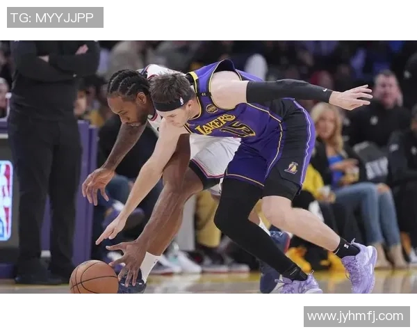 快船与湖人季后赛对决回顾与展望球迷热情高涨的篮球盛宴