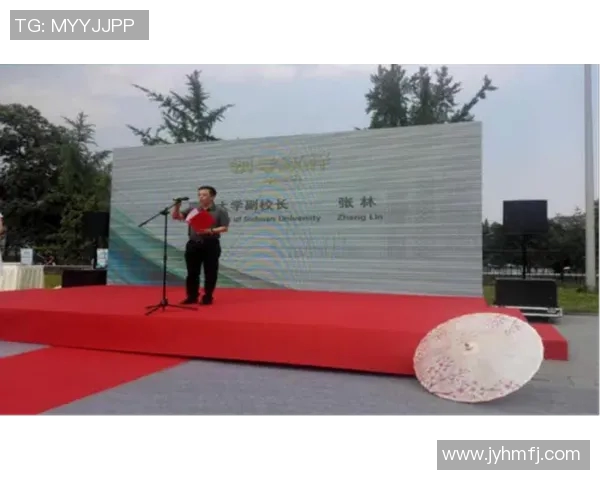 与刘军对话探讨他的网球生涯与成长历程的精彩故事